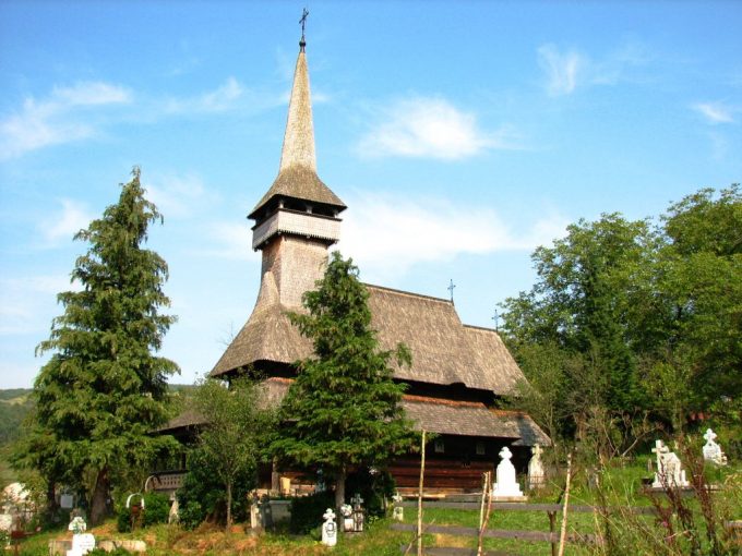 Biserica &#8222;Cuvioasa Parascheva&#8221; din Poienile Izei