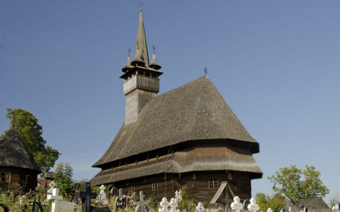 Biserica &#8222;Sfântul Nicolae&#8221; din Budeşti