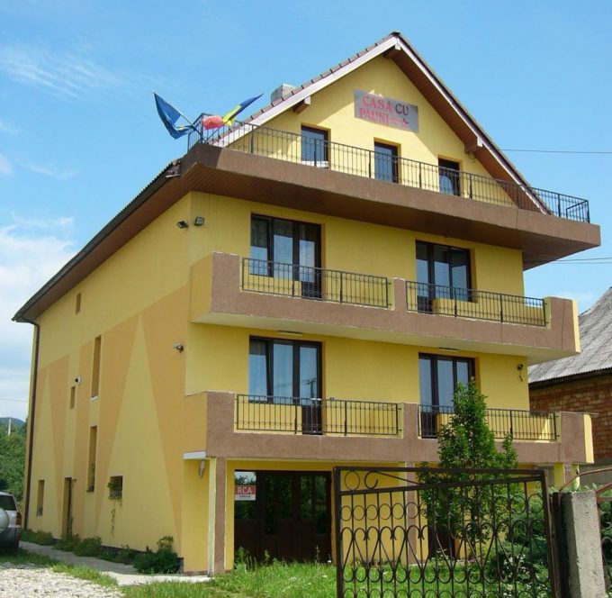 Casa Cu Păuni